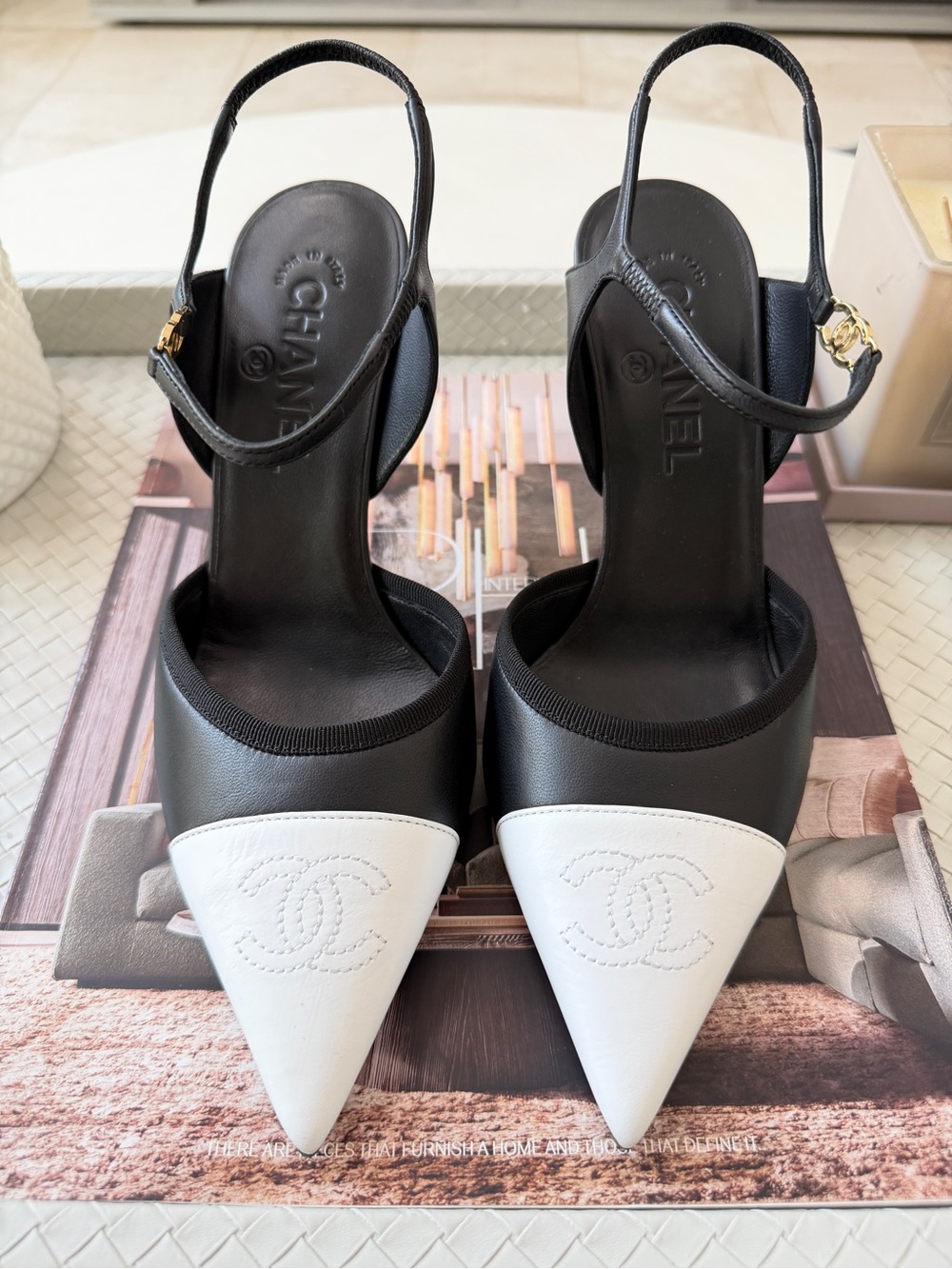 CHANEL SS 2026 BLAZY BLACK WHITE CAP TOE LEATHER HEELS SLINGBACK SHOES PUMPS - Picture 4 of 17
